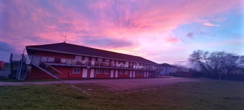 罗斯托克托尔卡溪利诺酒店(Hotel Ziegenkrug Rostocker Tor)图片