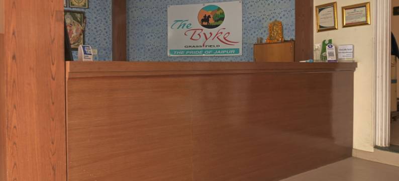 The Byke Grassfield 度假村，带户外游泳池，位于沙亚姆纳加尔(The Byke Boutique - Hotel Grassfield, Jaipur)图片