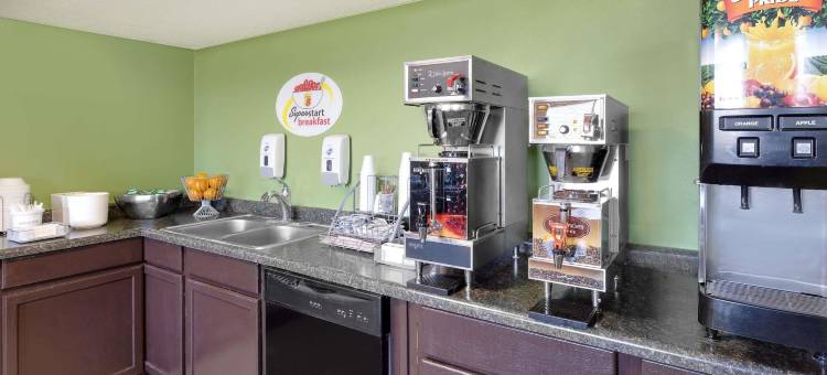 诺福克速8酒店(Super 8 by Wyndham Norfolk)图片