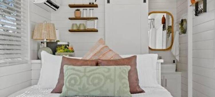 新的仙人掌-微型集装箱屋(New the Saguaro-Tiny Shipping Container Home)图片