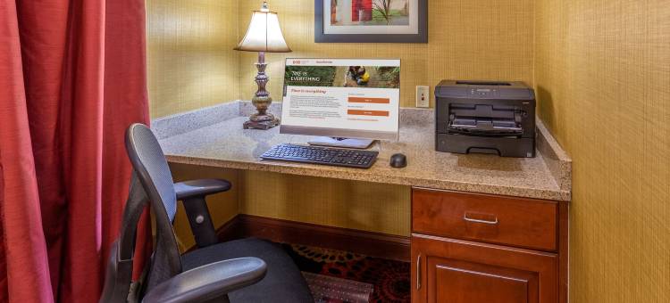 智选假日套房酒店草地滚球场(Holiday Inn Express & Suites Bowling Green)图片