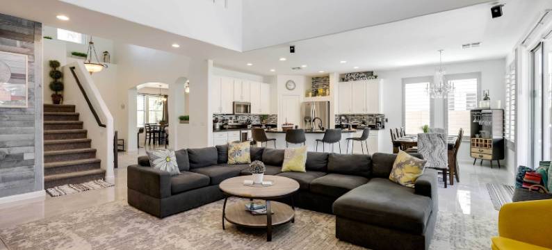 游泳池、火坑和烧烤架：古德伊尔之家！(Modern Gem with Fire Pit 3 Mi to Goodyear Ballpark!)图片