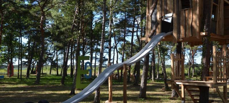 菲迪冒险村露营酒店(Fide Äventyrsby & Camping)图片