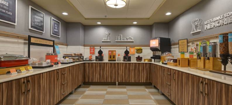 希尔顿欢朋酒店-格林伍德(Hampton Inn Greenwood)图片