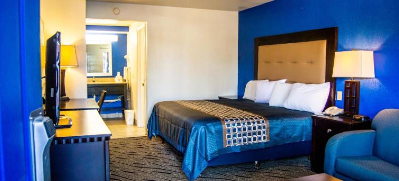 蓝松鸦套房酒店(Blue Jay Inn & Suites)图片