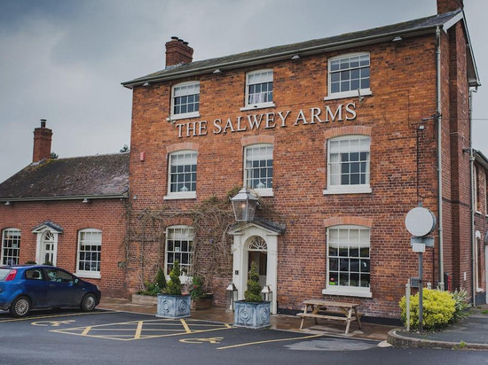 萨尔威艾姆酒店