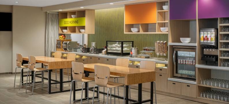 德梅因德雷克大学希尔顿惠庭套房酒店(Home2 Suites des Moines at Drake University)图片