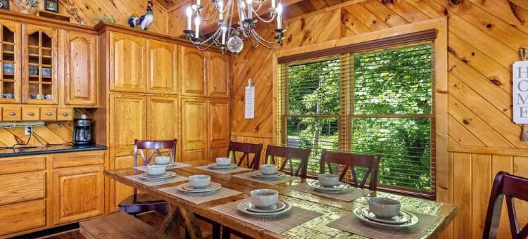 Stunning Views! Huge Game Room, Vaulted Ceilings, Big Bedrooms, & Great Parking!图片