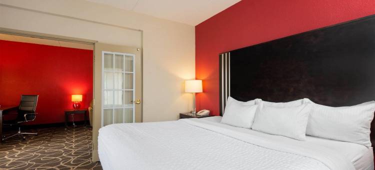 夏莫维尔拉昆塔温德姆套房酒店/ 新河峡谷国家公园(La Quinta Inn & Suites Summersville/New River National Park)图片