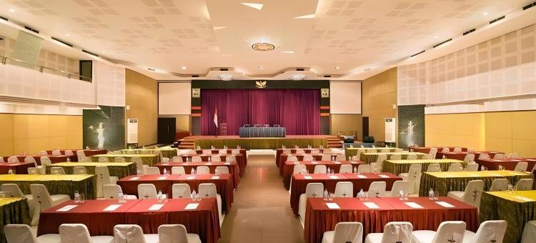 普瑞佩塔纳酒店(Puri Perdana Hotel)图片