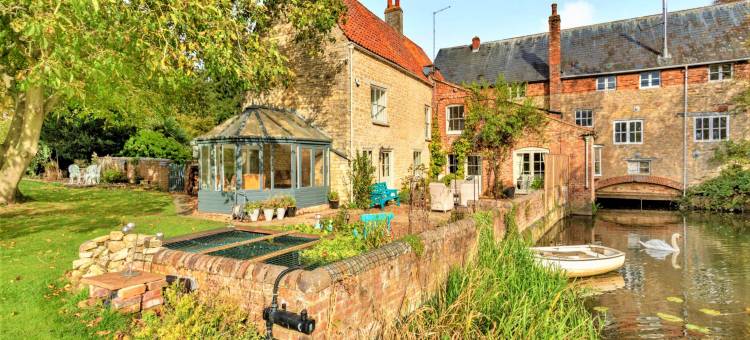 Historic House by River Nene & Beach Access图片