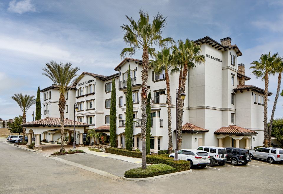 Bellasera Hotel & Suites Paso Robles, Tapestry by Hilton Hotel Overview