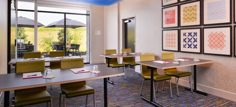 Holiday Inn Express & Suites Olathe West图片