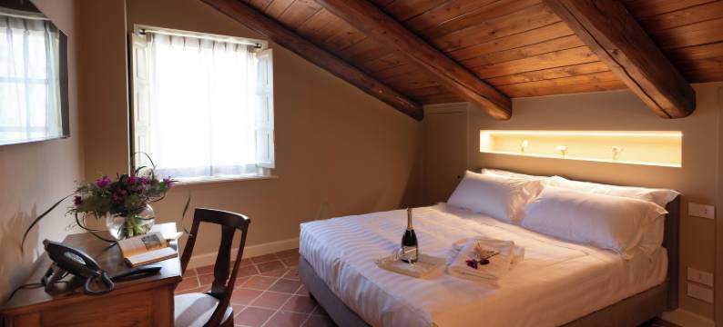 瓦雷纠奥克斯农庄酒店(Agrisuite le Querce del Vareglio)图片