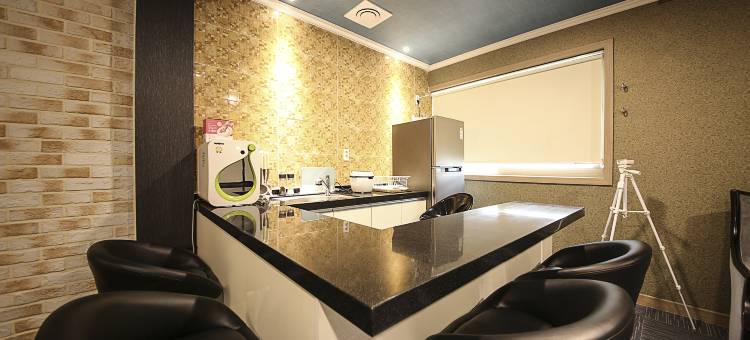 金海金根酒店(GoldenRoot Hotel in Gimhae)图片
