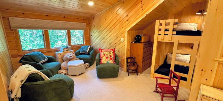RB8 豪华布雷顿伍兹滑雪进出住宅(RB8 Luxury Bretton Woods Ski-in)图片
