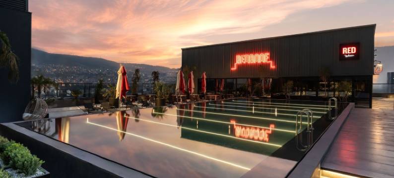 伊兹密尔波尔诺瓦丽笙红酒店(Radisson RED Hotel Izmir Point Bornova)图片