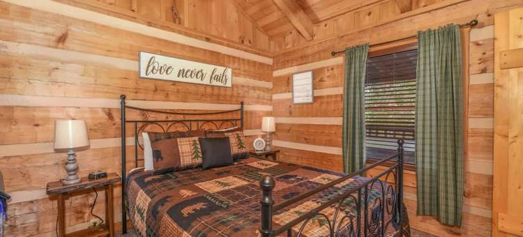 景观舒适私人壁炉热水浴缸(View! Cozy, Private, Fireplace, Hot Tub Log Cabin, Honeymoon!)图片