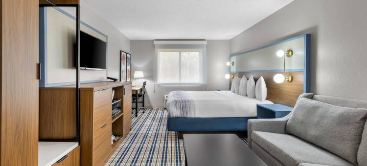 德拉菲尔德AmericInn酒店(AmericInn by Wyndham Delafield)图片