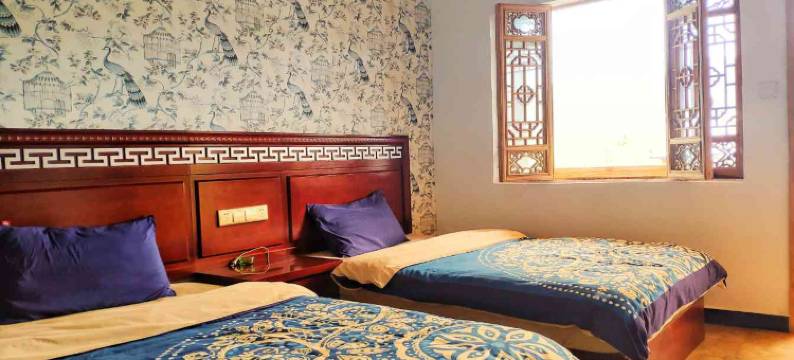 泸沽湖金色小院图片