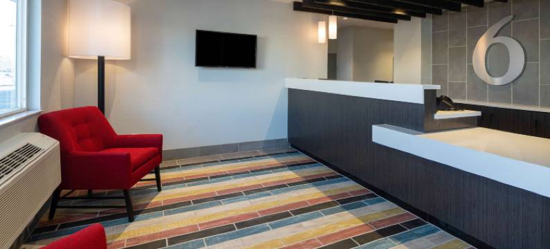 6号方塔纳汽车旅馆(Motel 6 Fontana, CA)图片