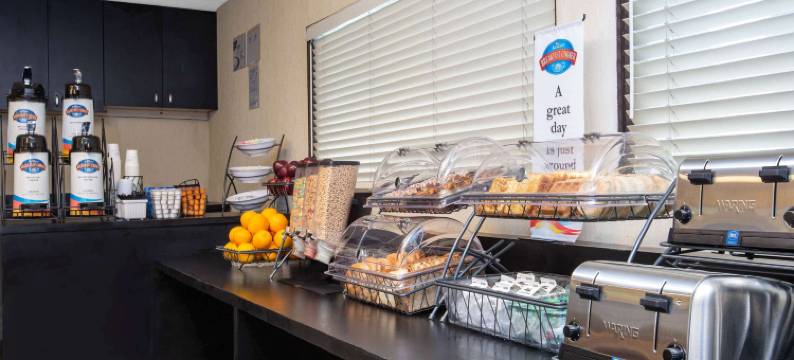 圣地亚哥市中心温德姆呗盟酒店(Baymont by Wyndham San Diego Downtown)图片