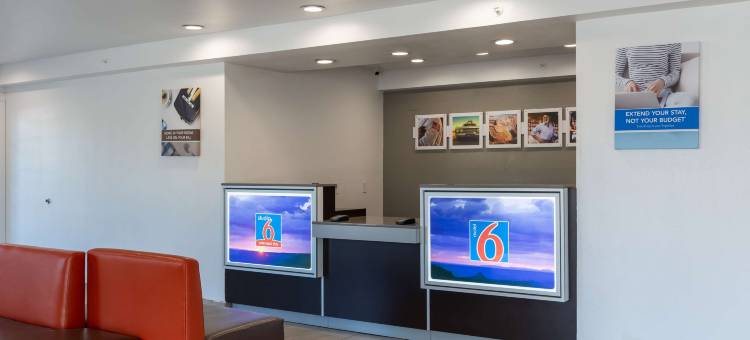德克萨斯布赖恩 6 号开放式公寓酒店 - 大学区(Studio 6 Bryan, TX - University Area)图片