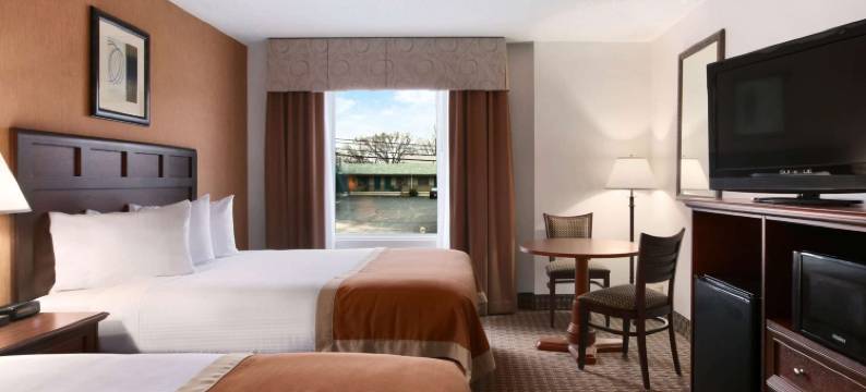 布兰森呗盟套房酒店-中央大街(Baymont by Wyndham Branson - on the Strip)图片