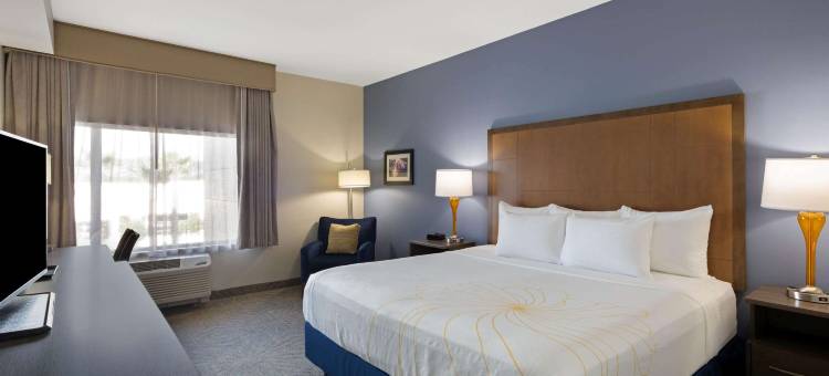 圣何塞南摩根山拉昆塔温德姆套房酒店(La Quinta Inn & Suites by Wyndham Morgan Hill-San Jose South)图片