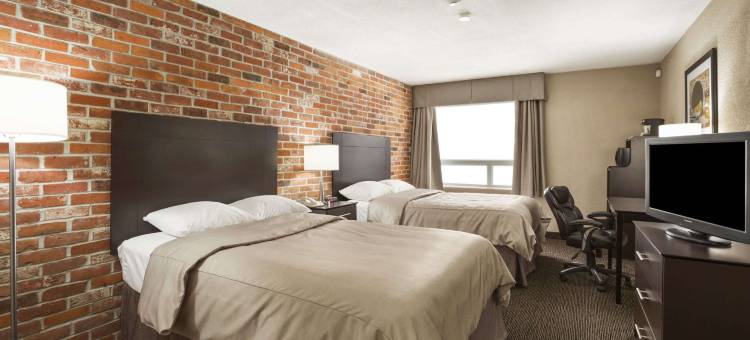 蒂明斯速8酒店(Super 8 by Wyndham Timmins on)图片