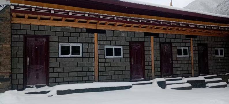 冷嘎措勒伍吉祥民宿图片