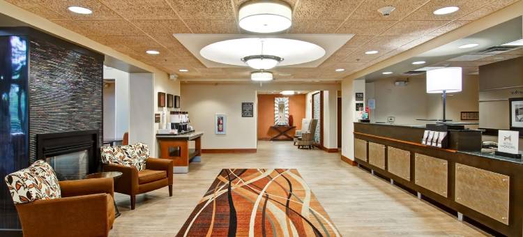 利斯堡欢朋套房酒店(Hampton Inn & Suites Leesburg)图片