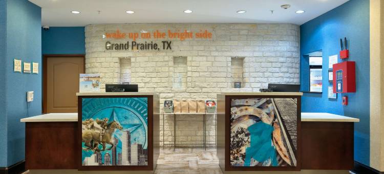 达拉斯大草原城南部拉昆塔温德姆套房酒店(La Quinta Inn & Suites by Wyndham Dallas Grand Prairie South)图片