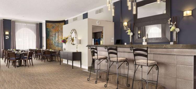 蒙特利尔机场会议中心戴斯酒店(Days Inn by Wyndham Montreal Airport Conference Centre)图片