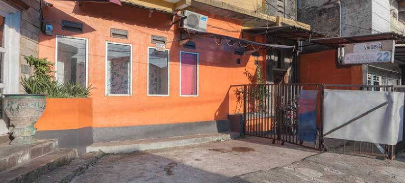 Pemda 22 Mansion Mitra RedDoorz图片