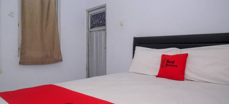 红门酒店-拉邦安班达拉萨姆拉图兰吉马纳多(RedDoorz at Lapangan Bandara Sam Ratulangi Manado)图片