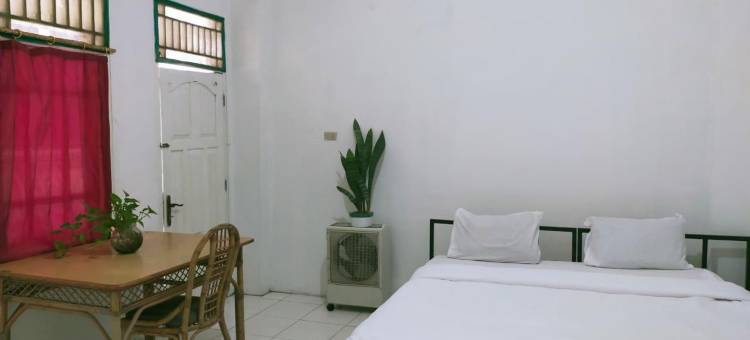 Ombai Guest House 27 Syariah Mitra RedDoorz图片