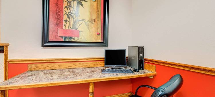 麦金尼-普莱诺区温德姆速8酒店(Super 8 by Wyndham McKinney/Plano Area)图片