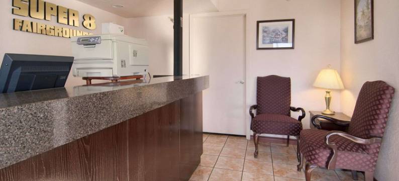 俄克拉何马城州费尔格朗兹速8酒店(Super 8 by Wyndham Oklahoma Fairgrounds)图片