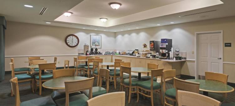 迈尔斯堡I-75 拉昆塔温德姆套房酒店旅店(La Quinta Inn and Suites Fort Myers I-75)图片