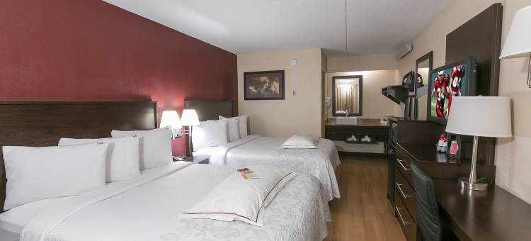 亚特兰大巴克海特红顶Plus酒店(Red Roof PLUS+ Atlanta - Buckhead)图片