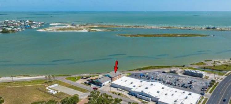 夏日小湾度假(Summer's Little Bay Getaway)图片