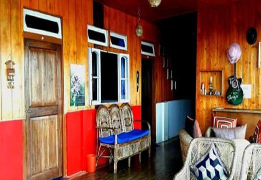 Rongo White House by StayApart Hotel Overview