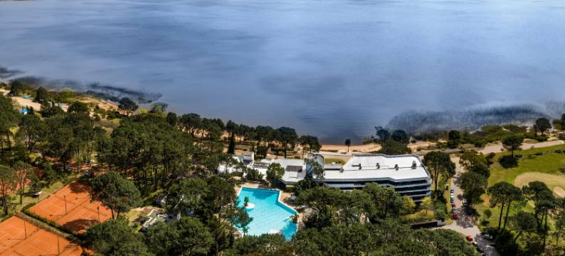 艺术湖高尔夫球度假村酒店(Hotel del Lago Golf & Art Resort)图片