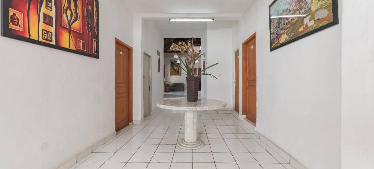 红多兹伊斯兰酒店-苏加武眉拉亚街(RedDoorz Syariah @ Jl Raya Sukabumi)图片