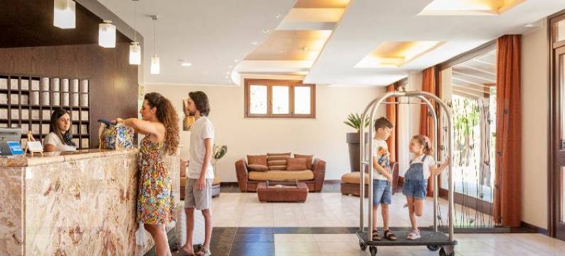 吉娜公园别墅酒店(Villa Zina Family Resort)图片