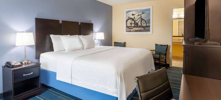 查尔斯镇/哈珀斯费里戴斯酒店(Days Inn by Wyndham Charles Town)图片