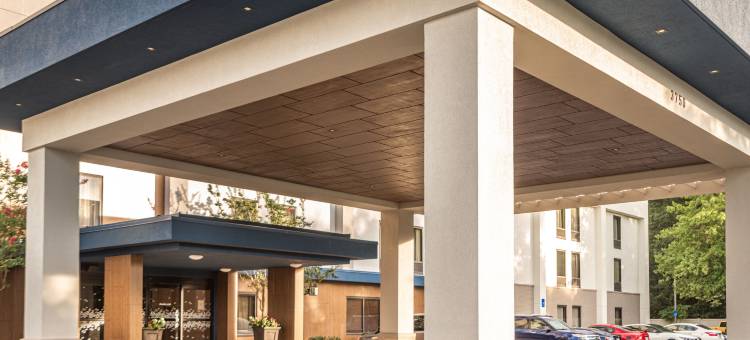 希尔顿欢朋酒店-华德福(Hampton Inn Waldorf)图片