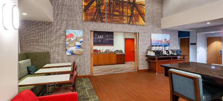 圣路易斯森林公园欢朋套房酒店(Hampton Inn & Suites St. Louis at Forest Park)图片