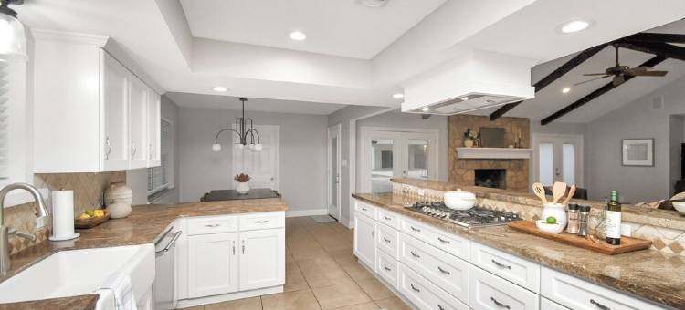 Spacious Modern Cottage Perfect for Families & Pets ~ Gated Parking ~ Sleeps 9+图片